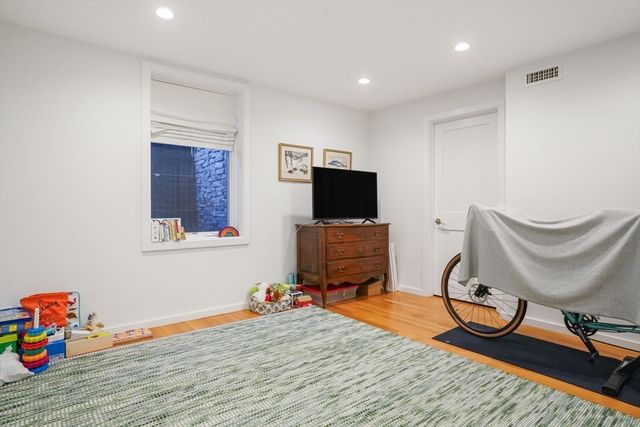 8 Florence Street 0, Cambridge, MA 02139