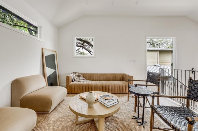 606 Josephine ST, Austin, TX 78704