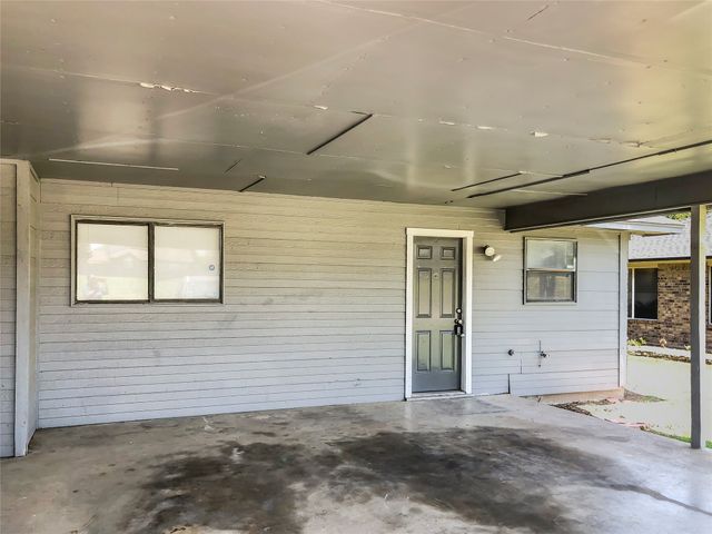 1114 Valley View Drive, Glenn Heights, TX 75154