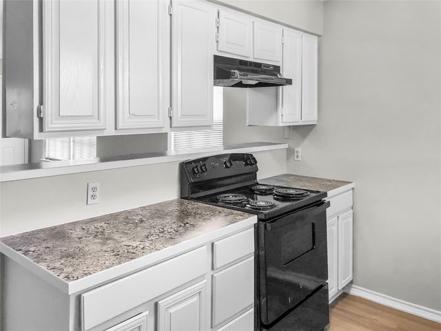 1114 Valley View Drive, Glenn Heights, TX 75154