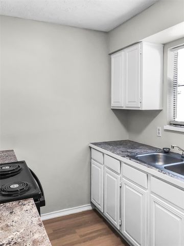 1114 Valley View Drive, Glenn Heights, TX 75154