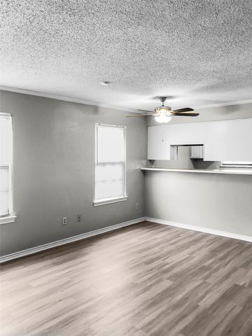 1114 Valley View Drive, Glenn Heights, TX 75154