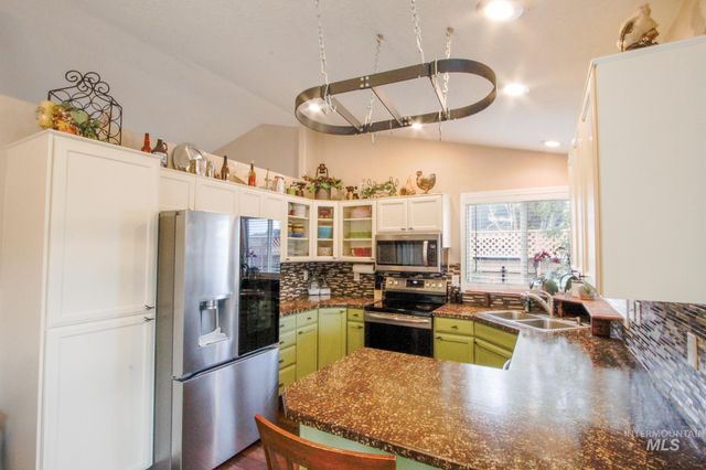 2055 W Sunny Slope Dr, Meridian, ID 83642