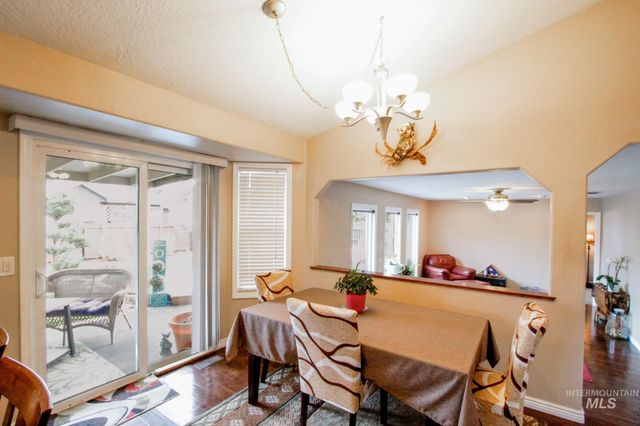 2055 W Sunny Slope Dr, Meridian, ID 83642