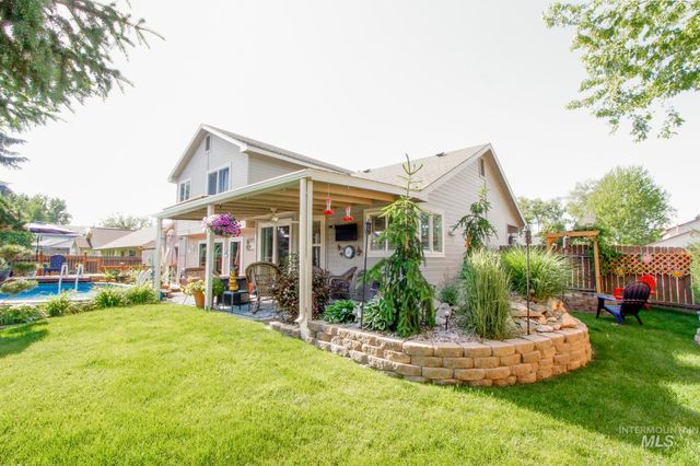 2055 W Sunny Slope Dr, Meridian, ID 83642