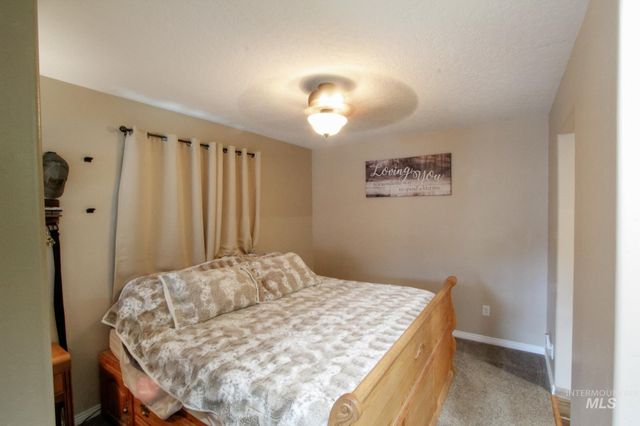 2055 W Sunny Slope Dr, Meridian, ID 83642