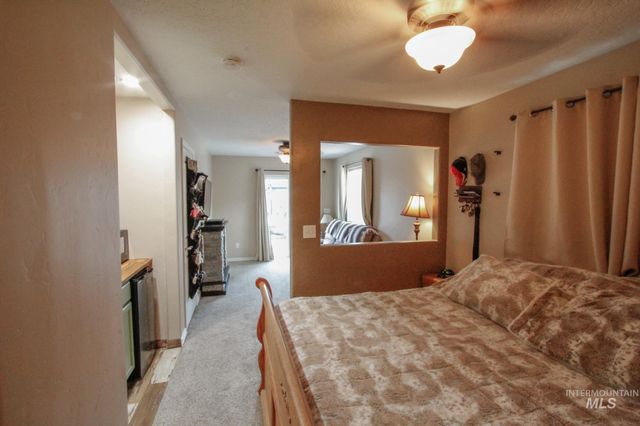 2055 W Sunny Slope Dr, Meridian, ID 83642