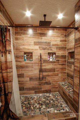 2055 W Sunny Slope Dr, Meridian, ID 83642