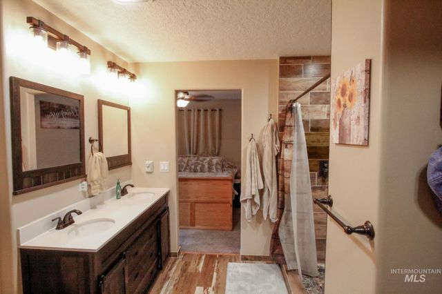2055 W Sunny Slope Dr, Meridian, ID 83642