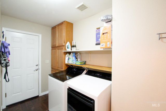 2055 W Sunny Slope Dr, Meridian, ID 83642