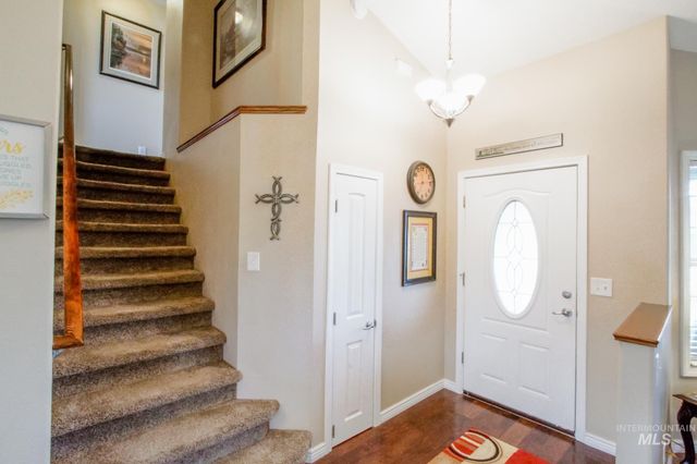 2055 W Sunny Slope Dr, Meridian, ID 83642