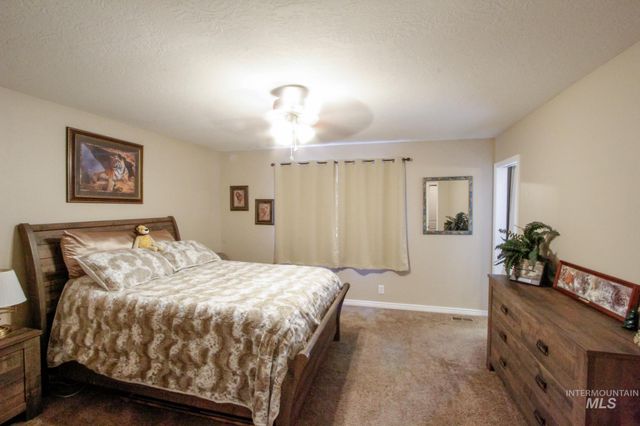 2055 W Sunny Slope Dr, Meridian, ID 83642
