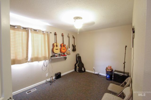 2055 W Sunny Slope Dr, Meridian, ID 83642