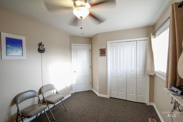 2055 W Sunny Slope Dr, Meridian, ID 83642