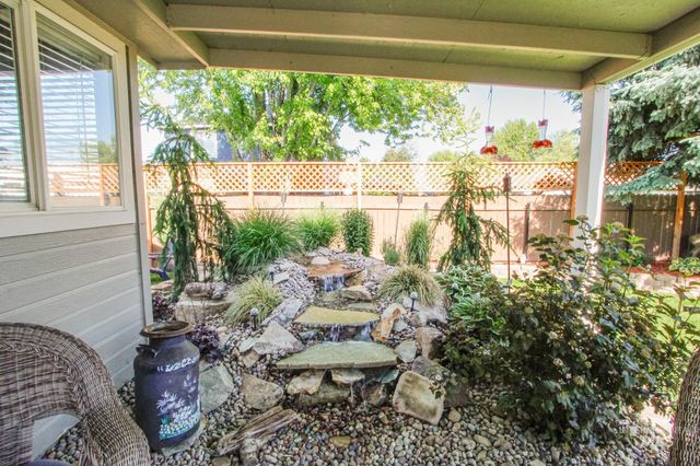 2055 W Sunny Slope Dr, Meridian, ID 83642