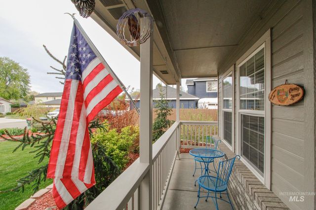 2055 W Sunny Slope Dr, Meridian, ID 83642