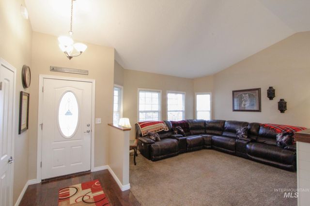 2055 W Sunny Slope Dr, Meridian, ID 83642