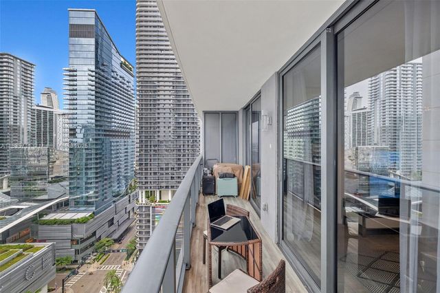 55 SW 9th St 2309, Miami, FL 33130