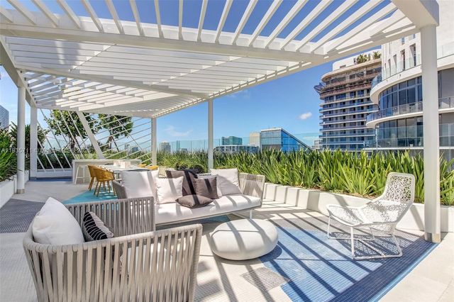 55 SW 9th St 2309, Miami, FL 33130