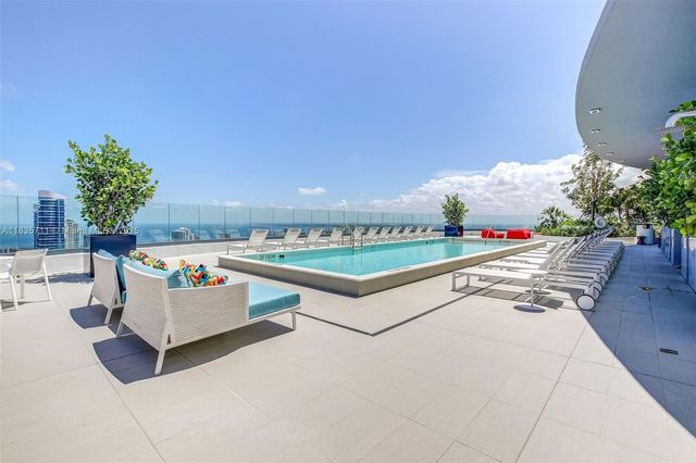 55 SW 9th St 2309, Miami, FL 33130