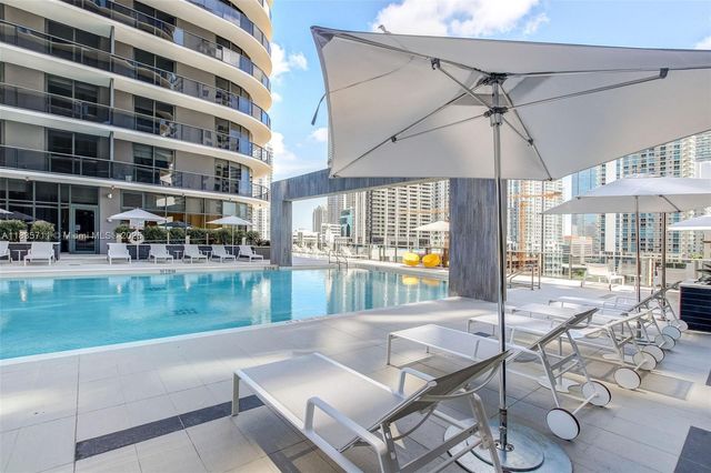 55 SW 9th St 2309, Miami, FL 33130