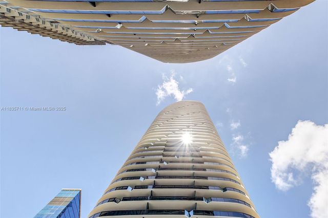 55 SW 9th St 2309, Miami, FL 33130