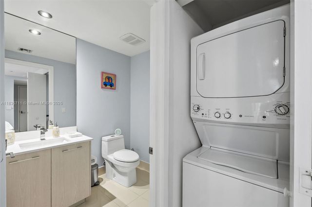 55 SW 9th St 2309, Miami, FL 33130