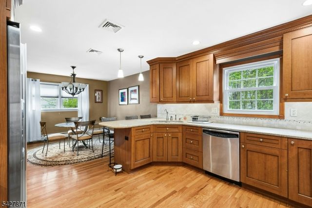 36 Wadsworth Ter, Cranford Twp., NJ 07016