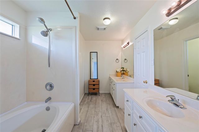2060 Glencove Drive, Seabrook, TX 77586