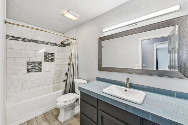 9764 Angel Ct, Stockton, CA 95209