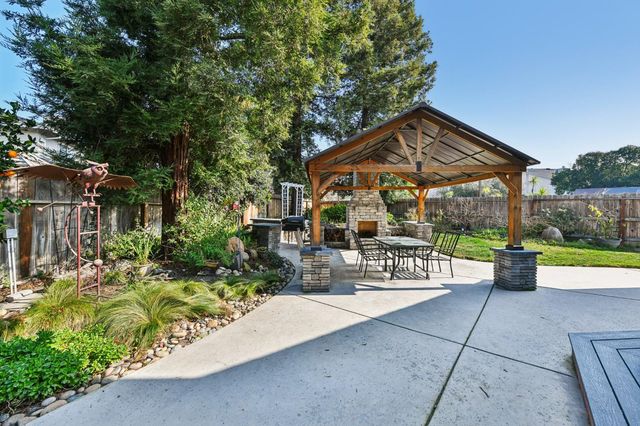 9764 Angel Ct, Stockton, CA 95209