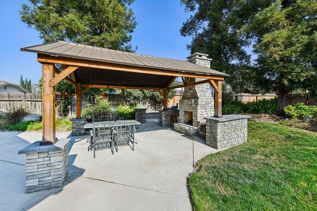 9764 Angel Ct, Stockton, CA 95209