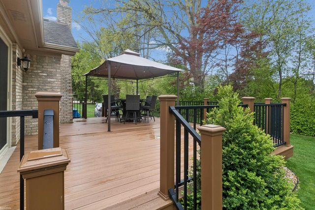 52317 Sawmill Creek Drive, Macomb Twp, MI 48042
