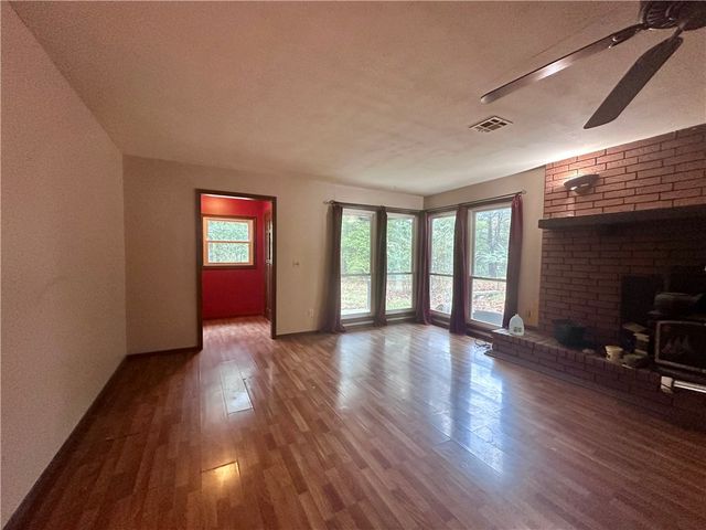 10841 W High Meadows Drive, Rogers, AR 72756