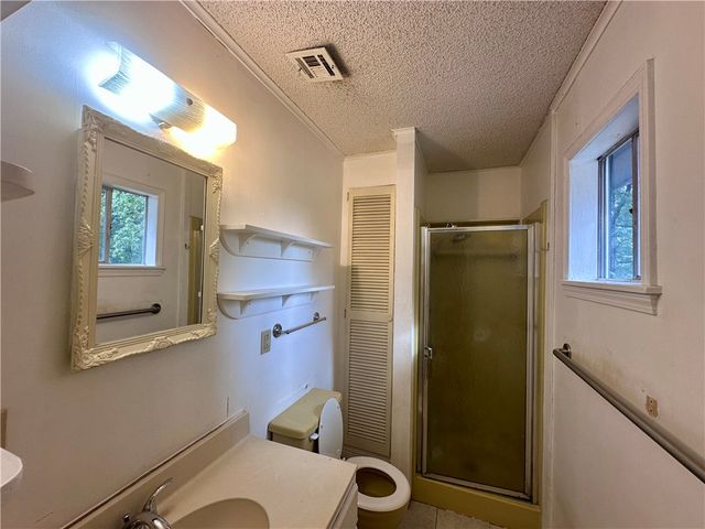 10841 W High Meadows Drive, Rogers, AR 72756