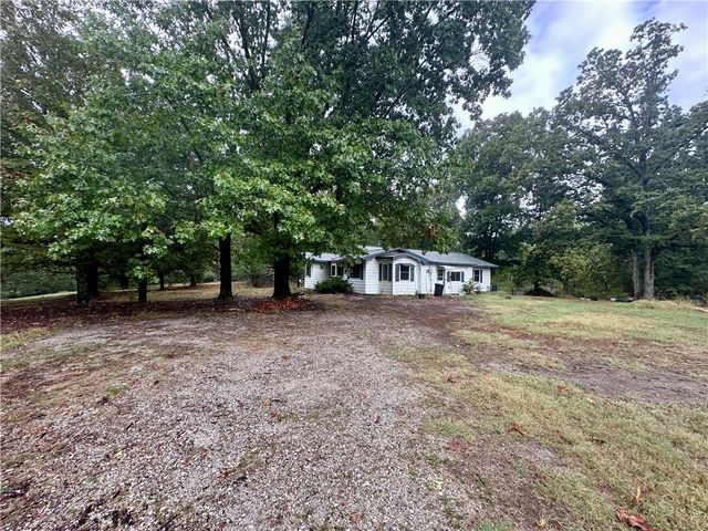 10841 W High Meadows Drive, Rogers, AR 72756