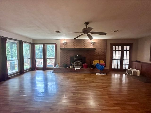 10841 W High Meadows Drive, Rogers, AR 72756