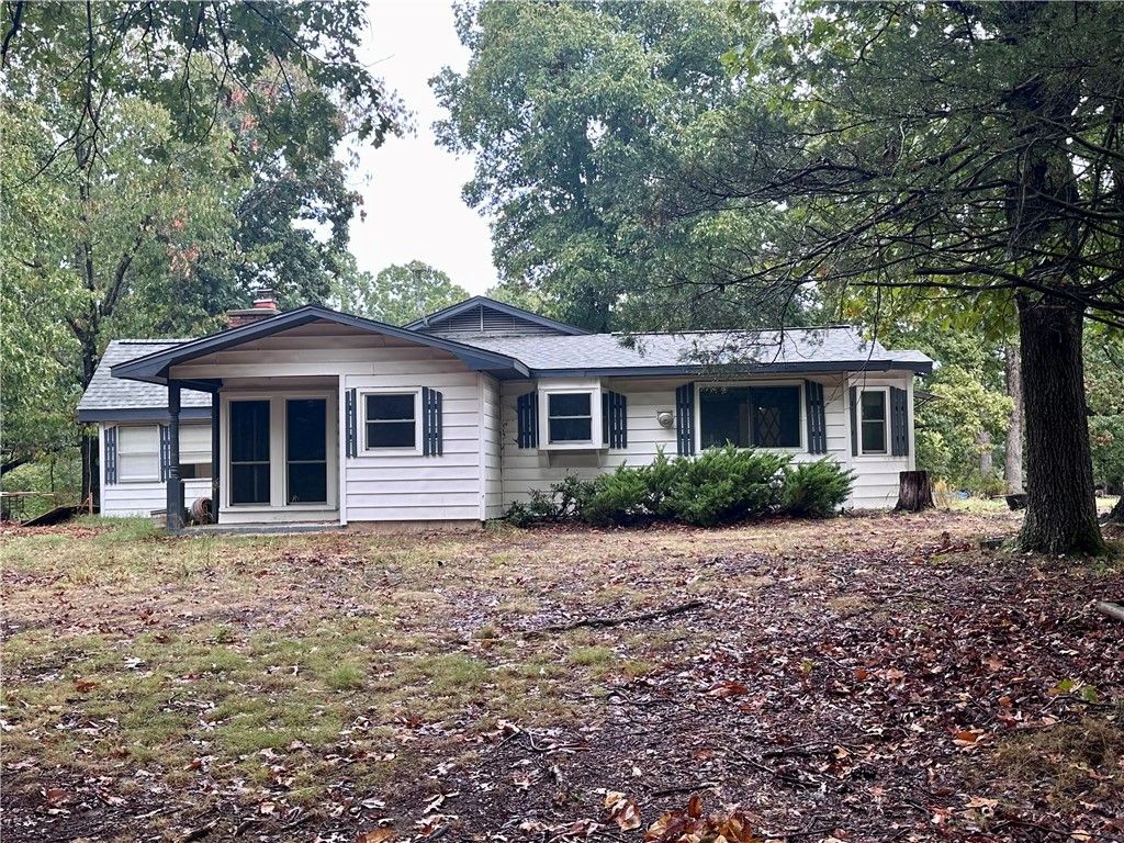 10841 W High Meadows Drive, Rogers, AR 72756