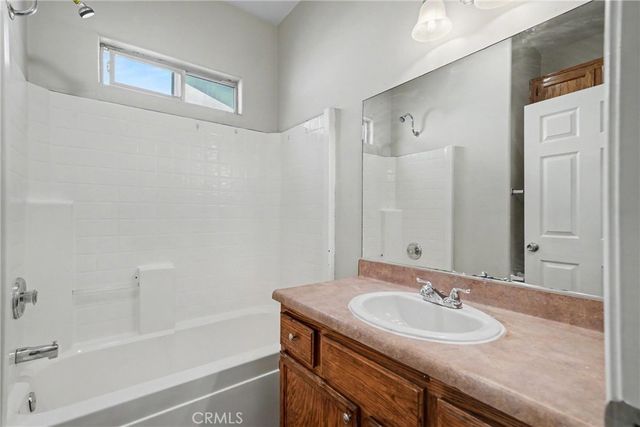 5300 Plute Pass Street, Bakersfield, CA 93307