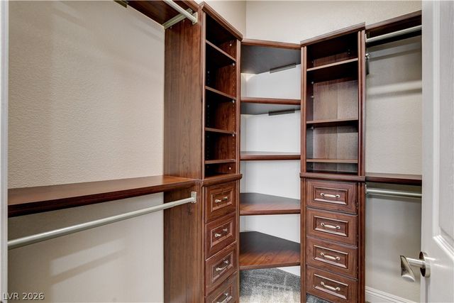 7087 April Wind Avenue, Las Vegas, NV 89131