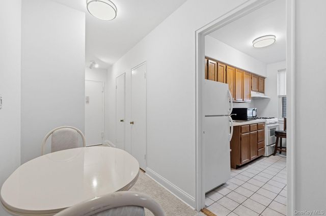 185 Bryant Avenue 1M, White Plains, NY 10605