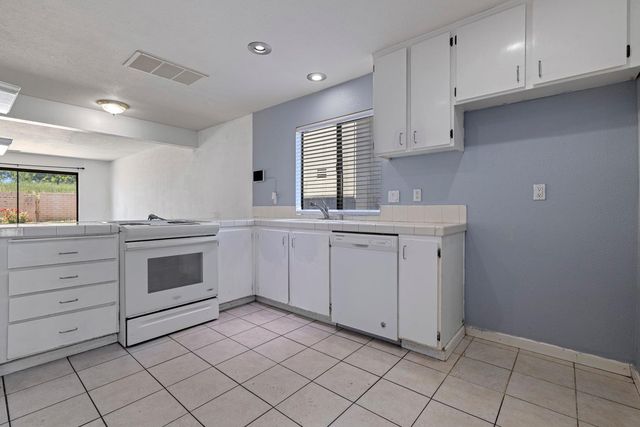 2244 Piccardo Cir, Stockton, CA 95207
