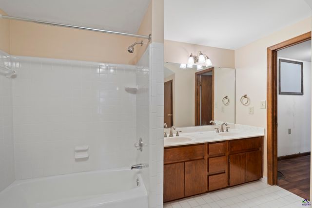 104 Mossland Drive, Perry, GA 31069