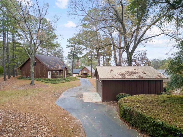104 Mossland Drive, Perry, GA 31069