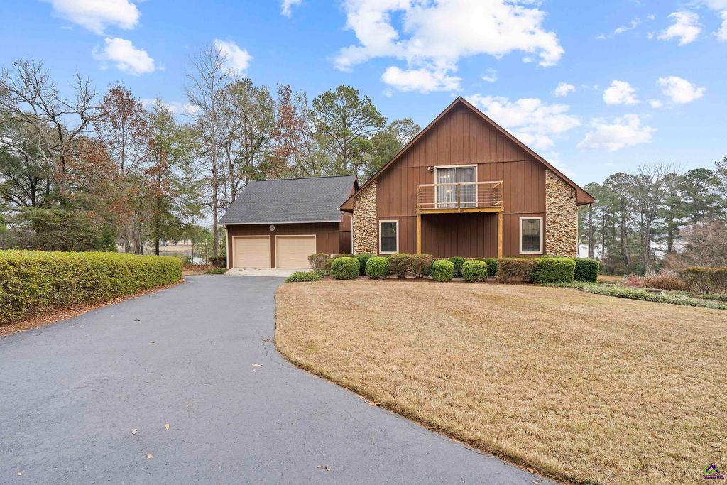 104 Mossland Drive, Perry, GA 31069