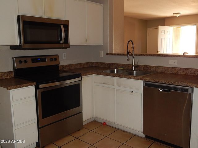 8315 W CATALINA Drive, Phoenix, AZ 85037