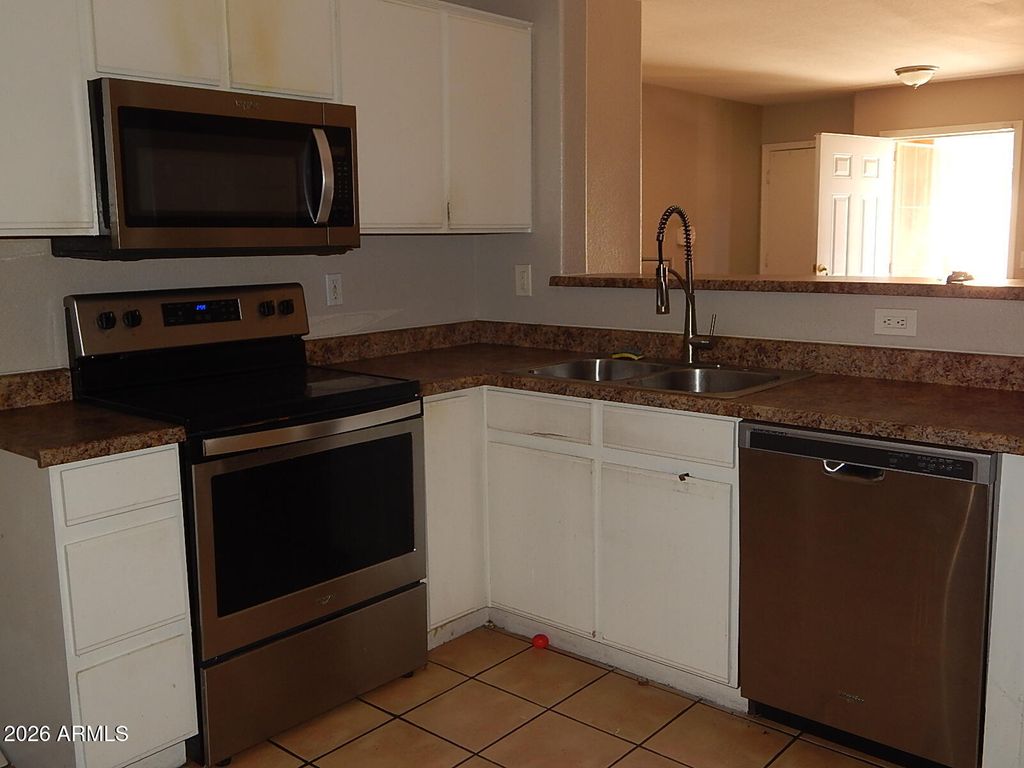 8315 W CATALINA Drive, Phoenix, AZ 85037 — photo 4