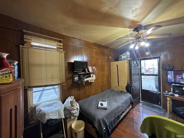 218 N Fourth Avenue, Evansville, IN 47710