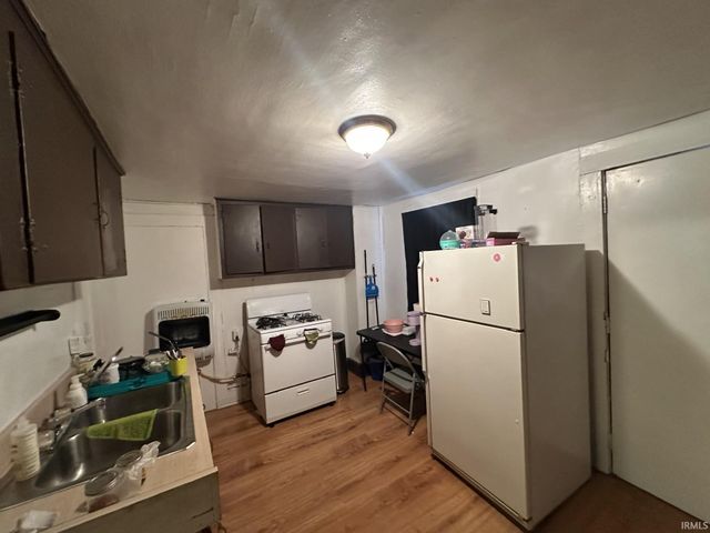 218 N Fourth Avenue, Evansville, IN 47710