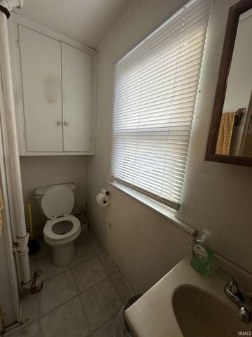 218 N Fourth Avenue, Evansville, IN 47710